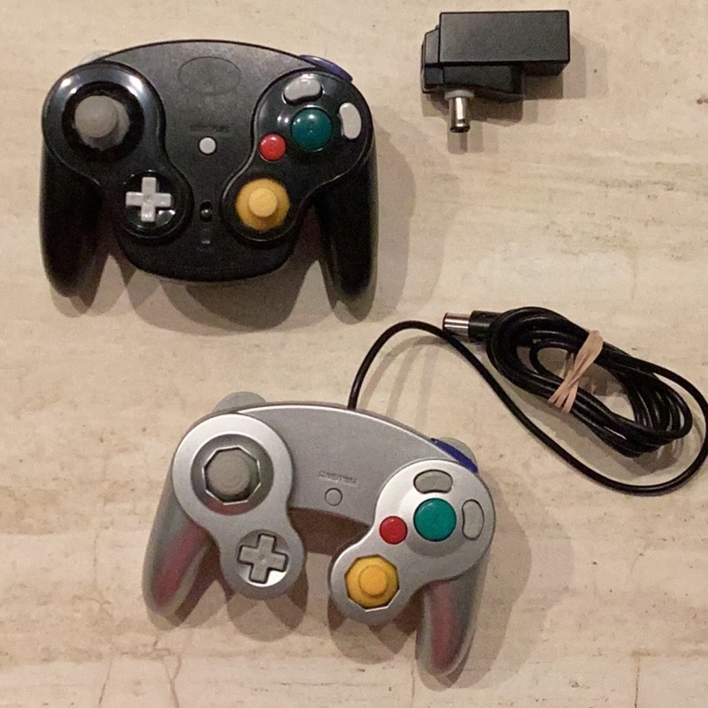 GameCube Wireless Controller Dongle & Wired Controller Lot Of 2 Controllers
